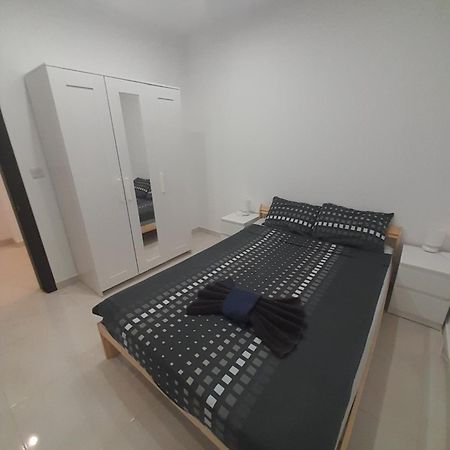Modern 3Br Stylish Apartment With Large Balcony - Close To St Julians And St Georges Bay Is-Swieqi Esterno foto
