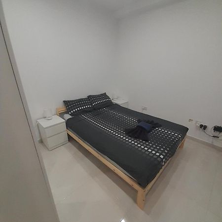 Modern 3Br Stylish Apartment With Large Balcony - Close To St Julians And St Georges Bay Is-Swieqi Esterno foto
