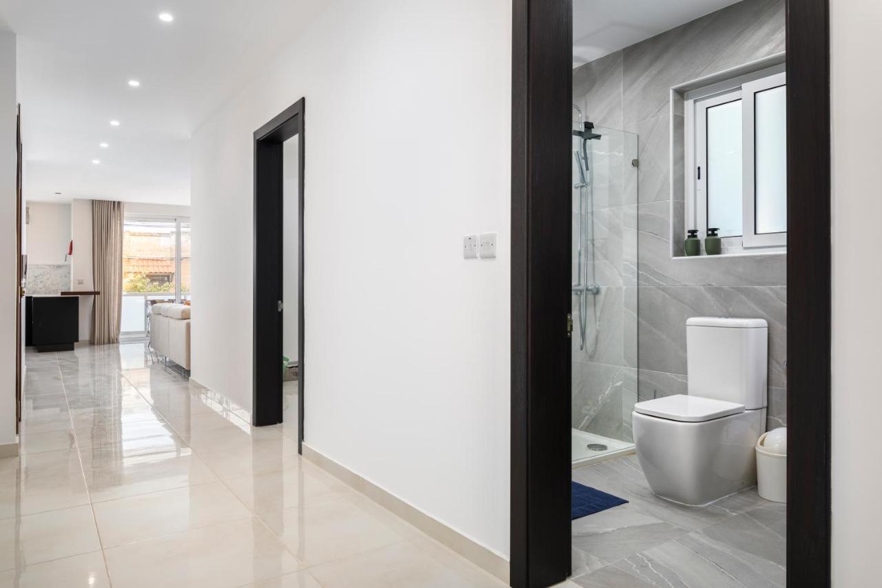 Modern 3Br Stylish Apartment With Large Balcony - Close To St Julians And St Georges Bay Is-Swieqi Esterno foto