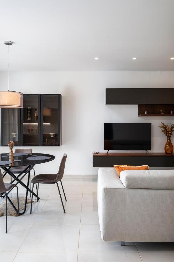 Modern 3Br Stylish Apartment With Large Balcony - Close To St Julians And St Georges Bay Is-Swieqi Esterno foto